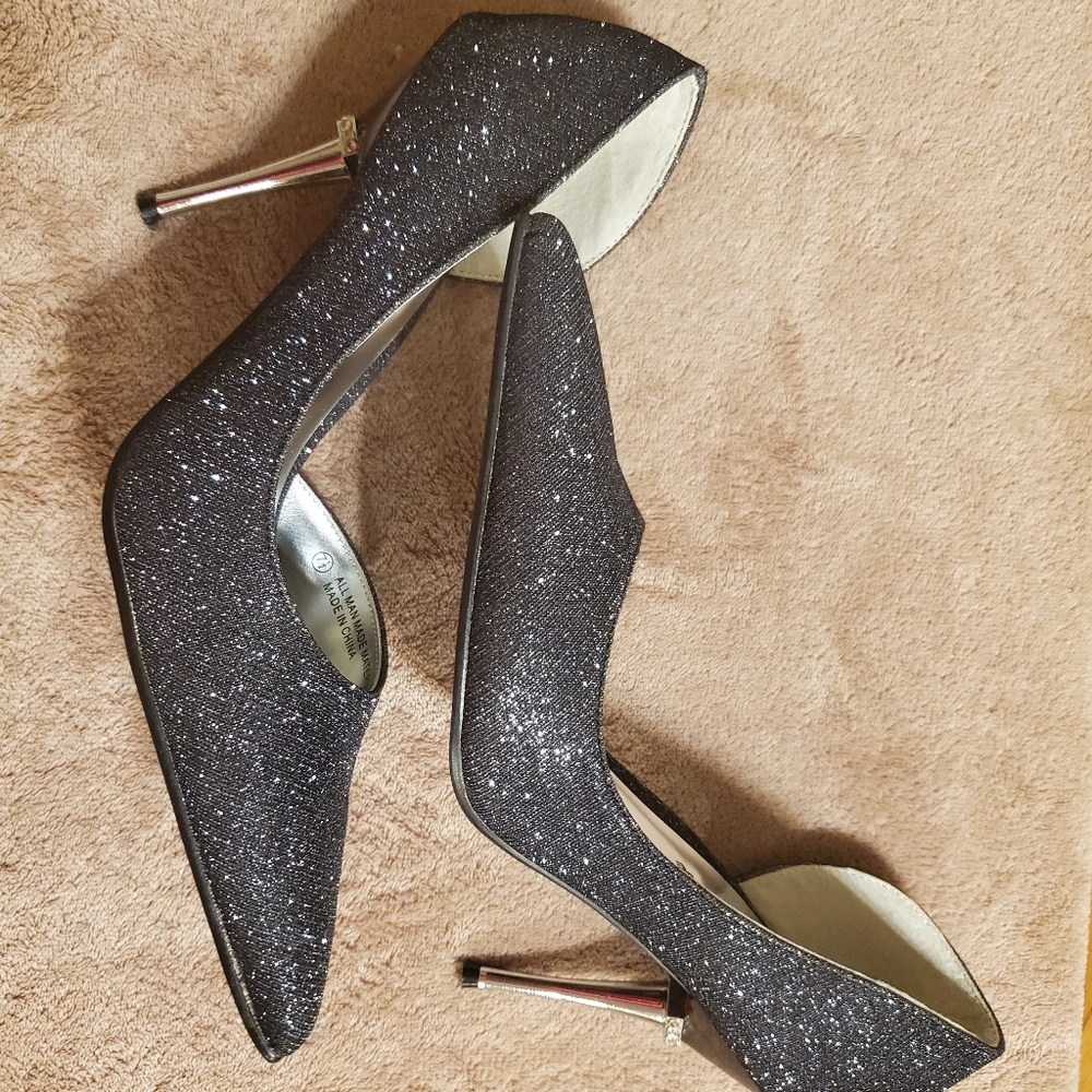 Black metallic dress heels, 7.5, like new!!